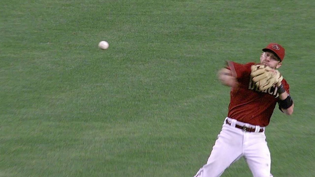 Versatility in field helps D-backs weather injuries