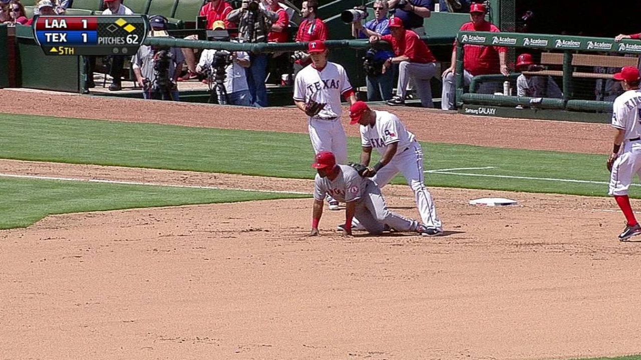 Pickoff play proves key for Rangers
