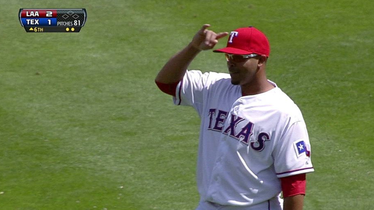 Rangers debutan en casa con triunfo sobre Angelinos