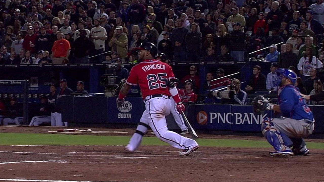 Upton y Francisco guían a Bravos sobre Cachorros