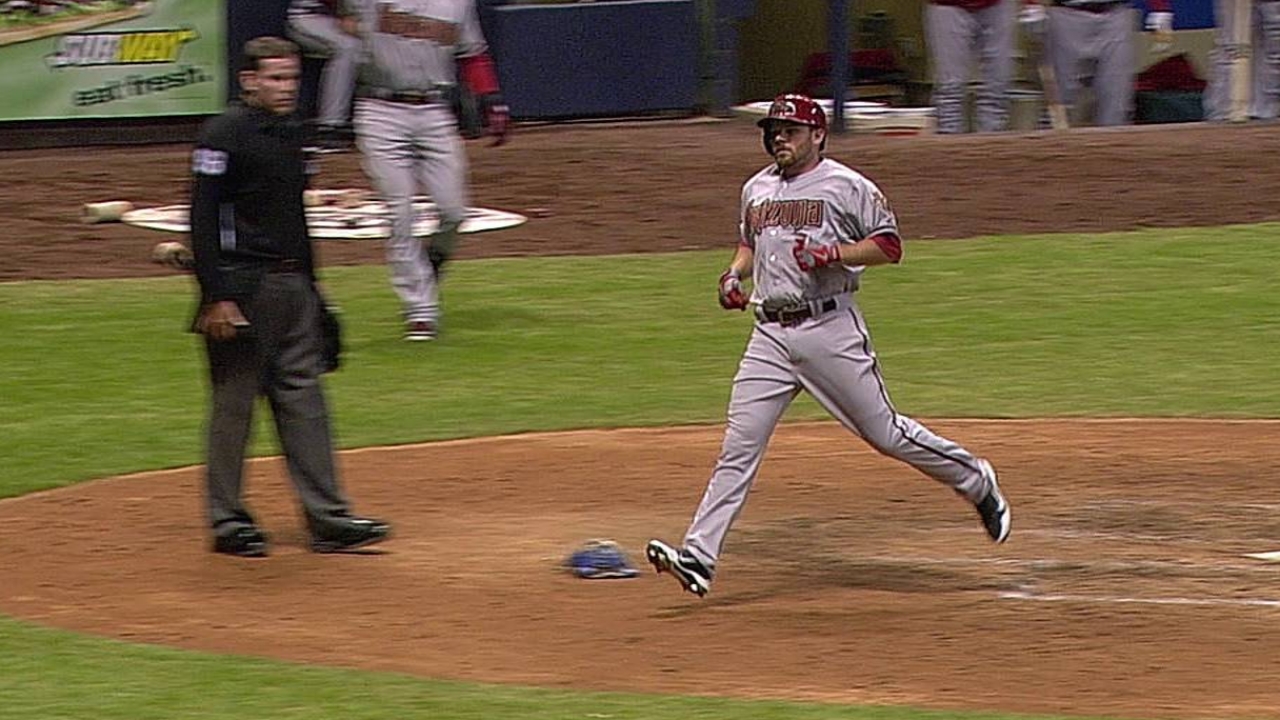 D-backs score twice on wild pitch to win Miley's debut