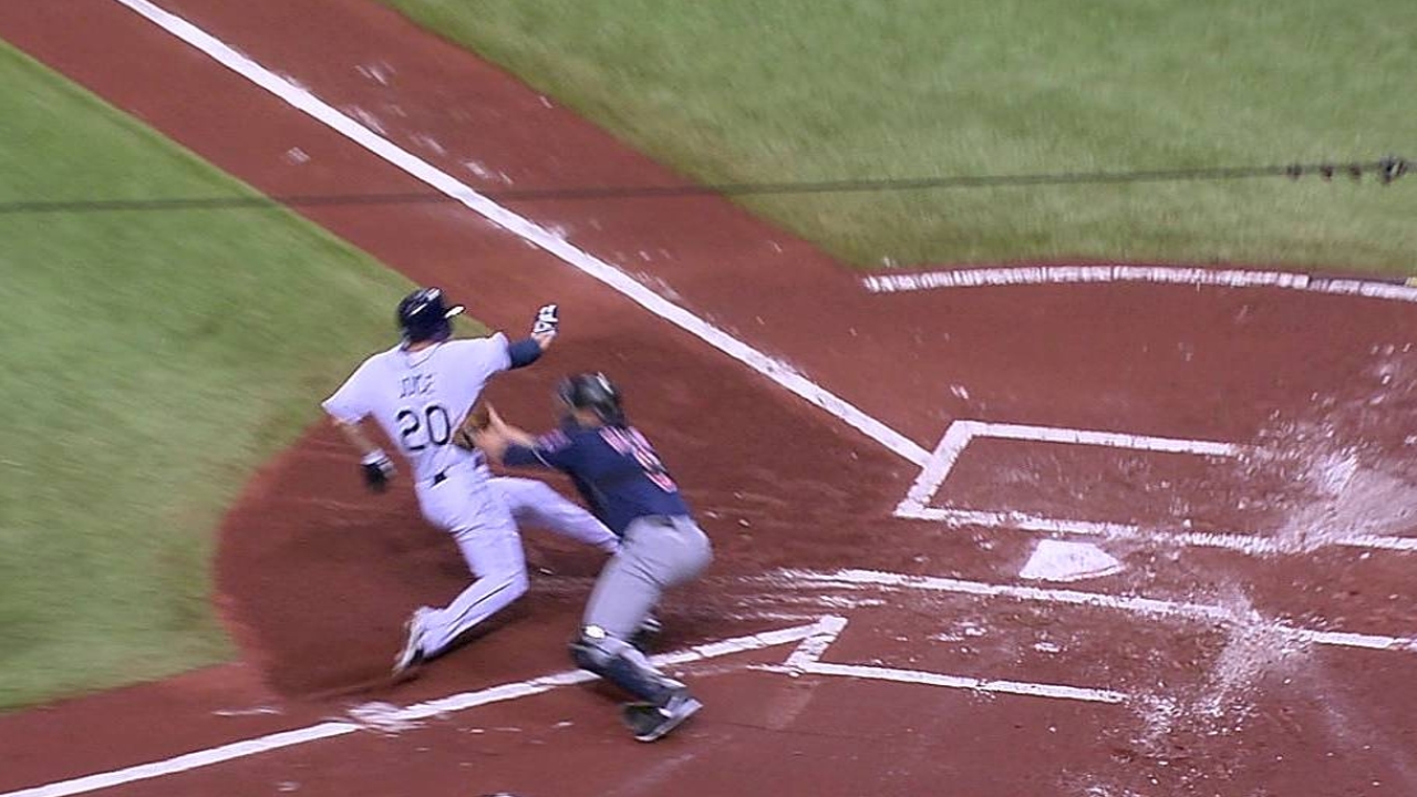 Bauer struggles with command; offense shut down