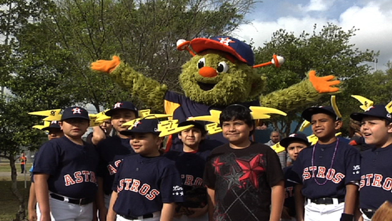 Astros celebrate renovation of Little League fields
