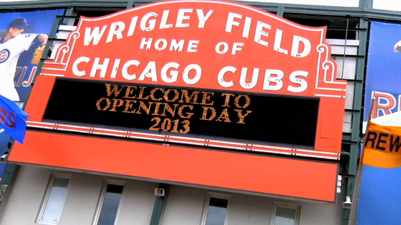 Renovate Wrigley without tearing down history