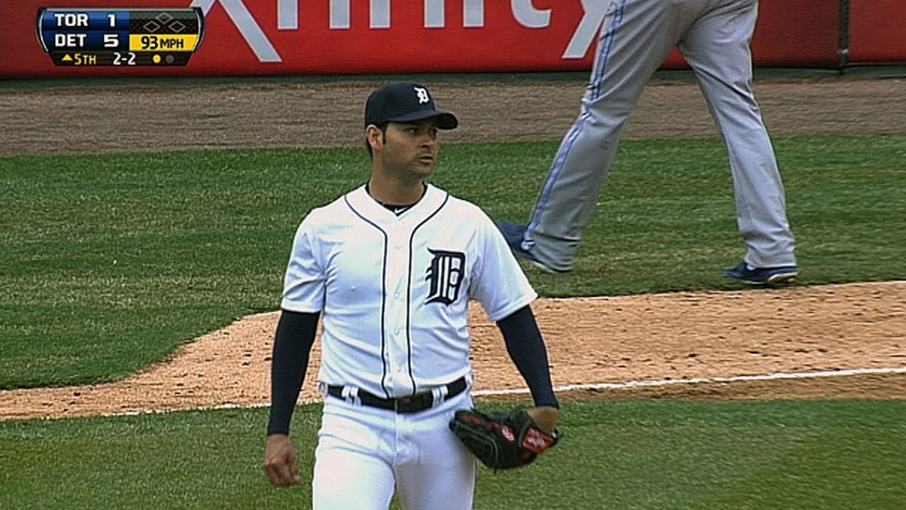 Miggy's blast backs impressive Anibal in win