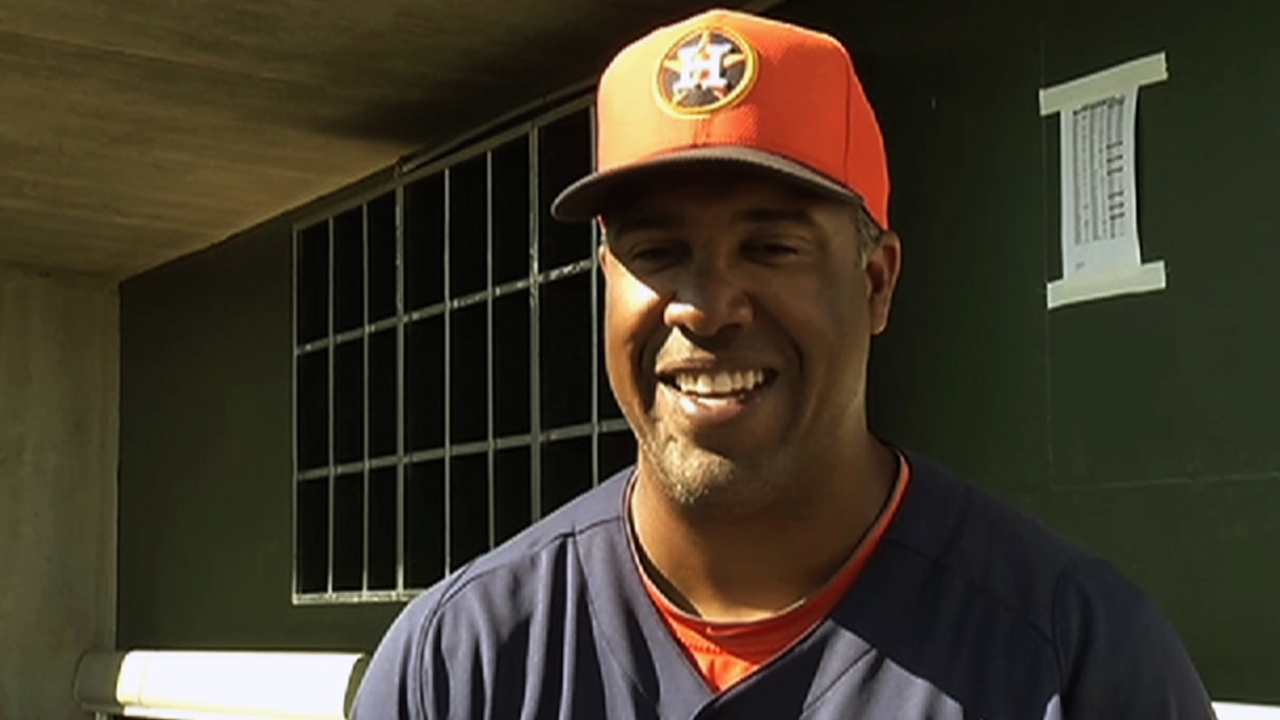 After Perez resigns, Brock hired as first-base coach