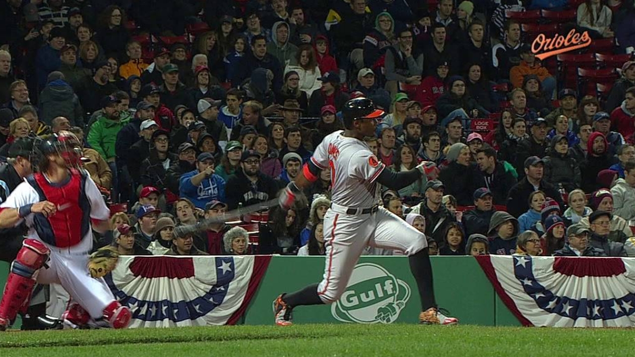 Jones drives in winner to take another Fenway series
