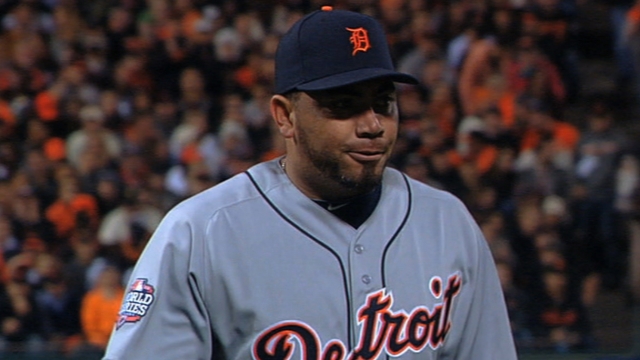 Tigers lean toward Benoit atop closer committee