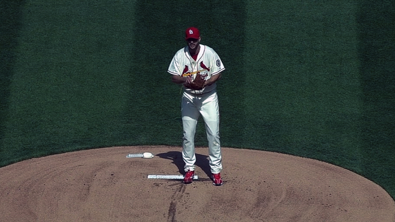 Wainwright shines in second career shutout vs. Crew