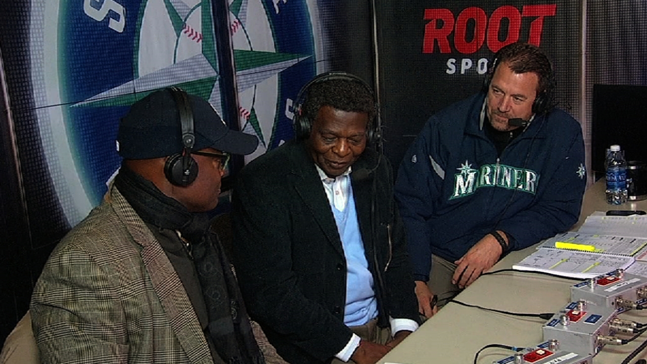 Mariners wear No. 42 to celebrate Jackie Robinson