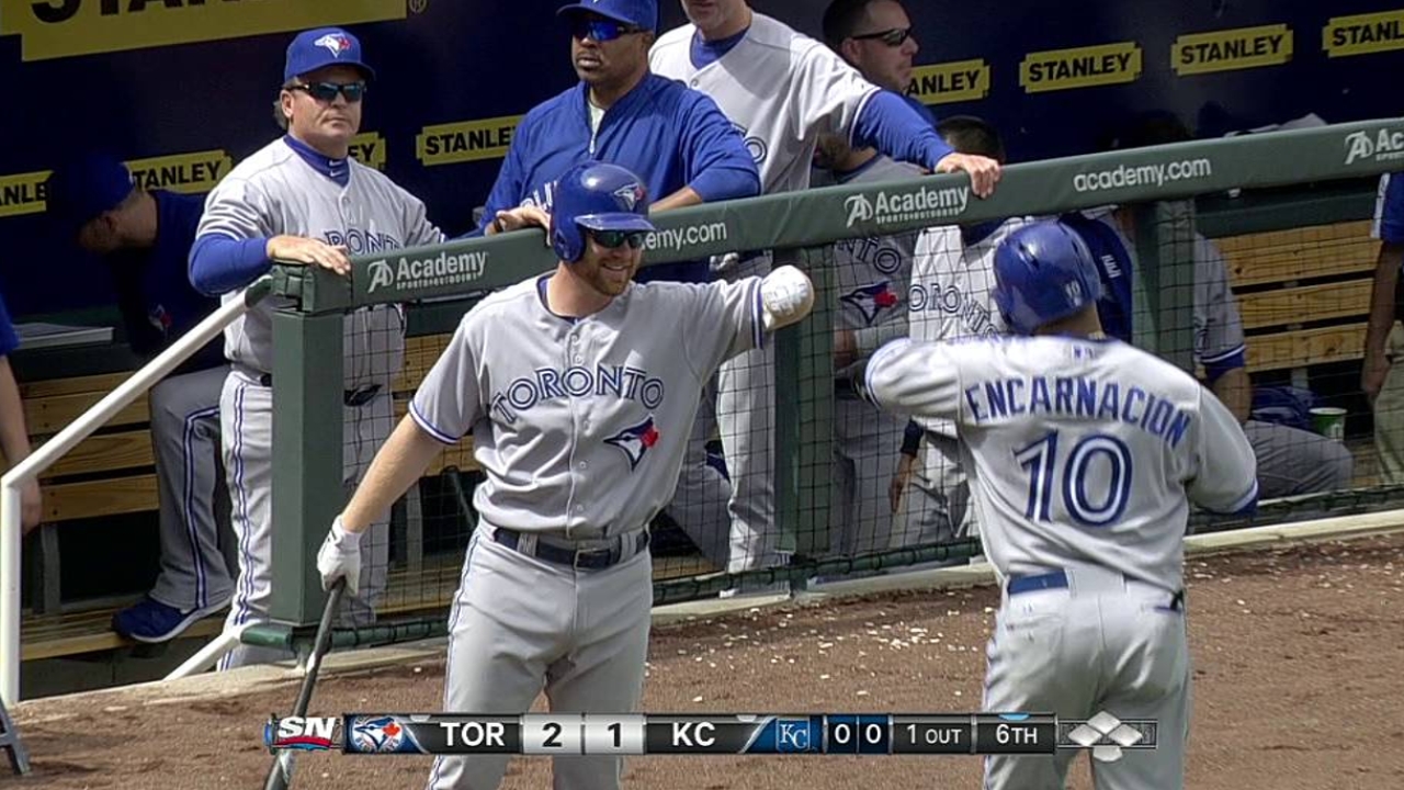 Blue Jays fall on walk-off despite Encarnacion's effort