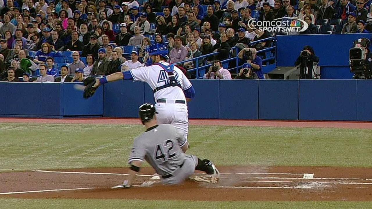 White Sox unable to get clutch hits against Buehrle
