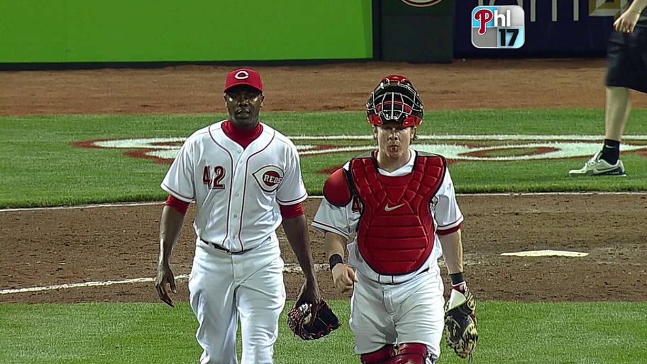 Howard out vs. tough lefty, Frandsen in