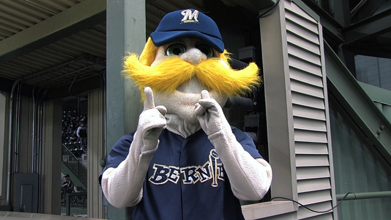 Tribute to Boston victims at Giants-Brewers game