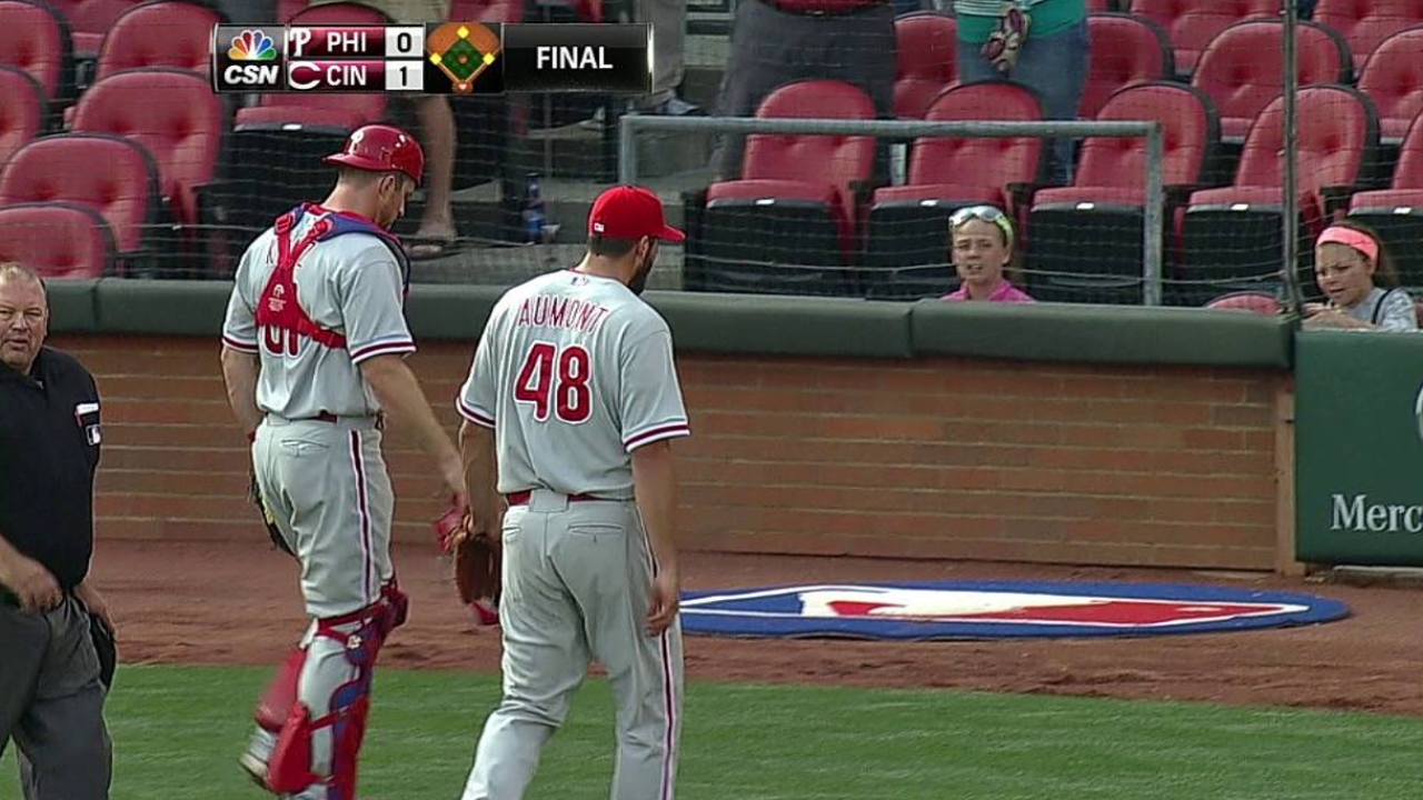 Phils fall quickly after suspended game resumes