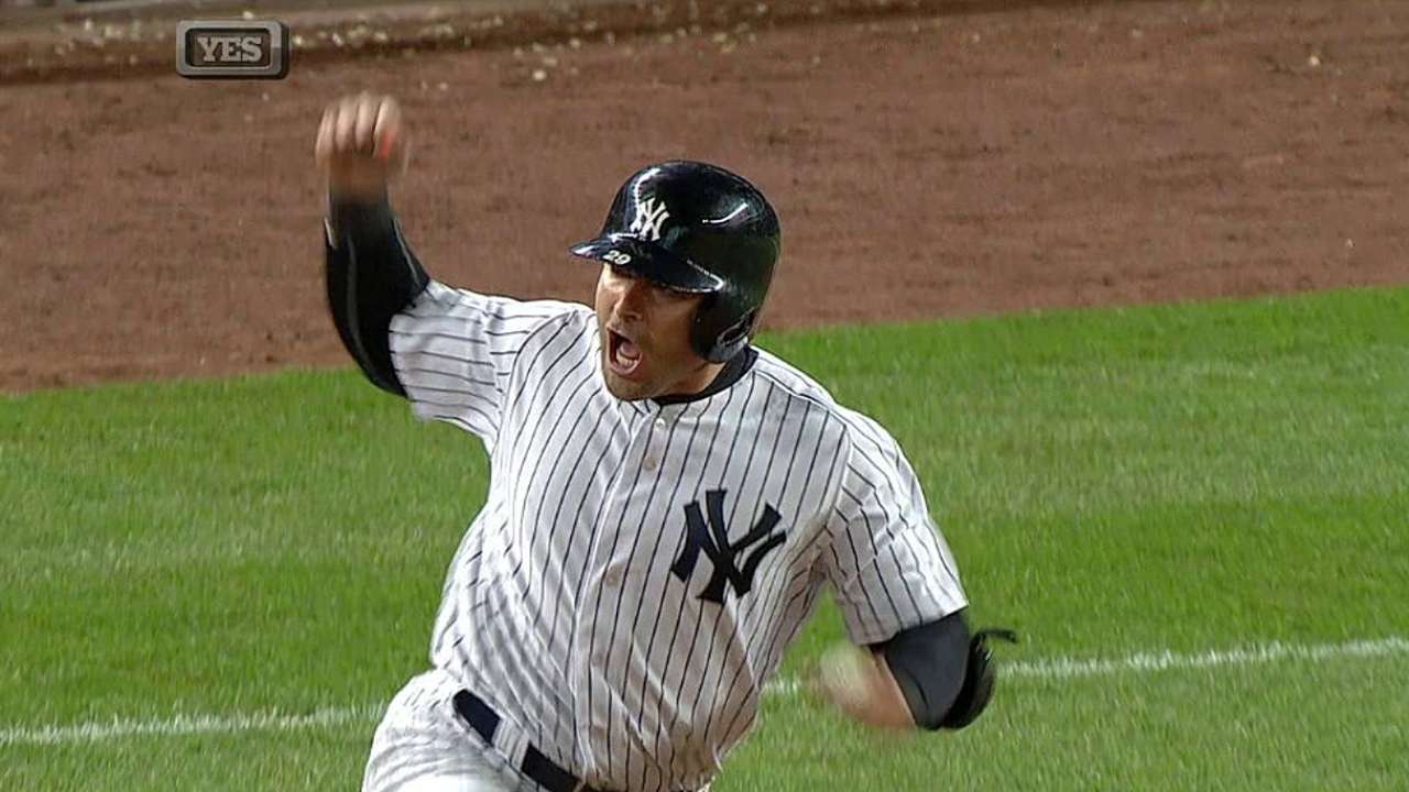 Cervelli empata juego, pero Yankees caen en extras