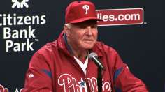 Offense breaks free to back Halladay's strong outing