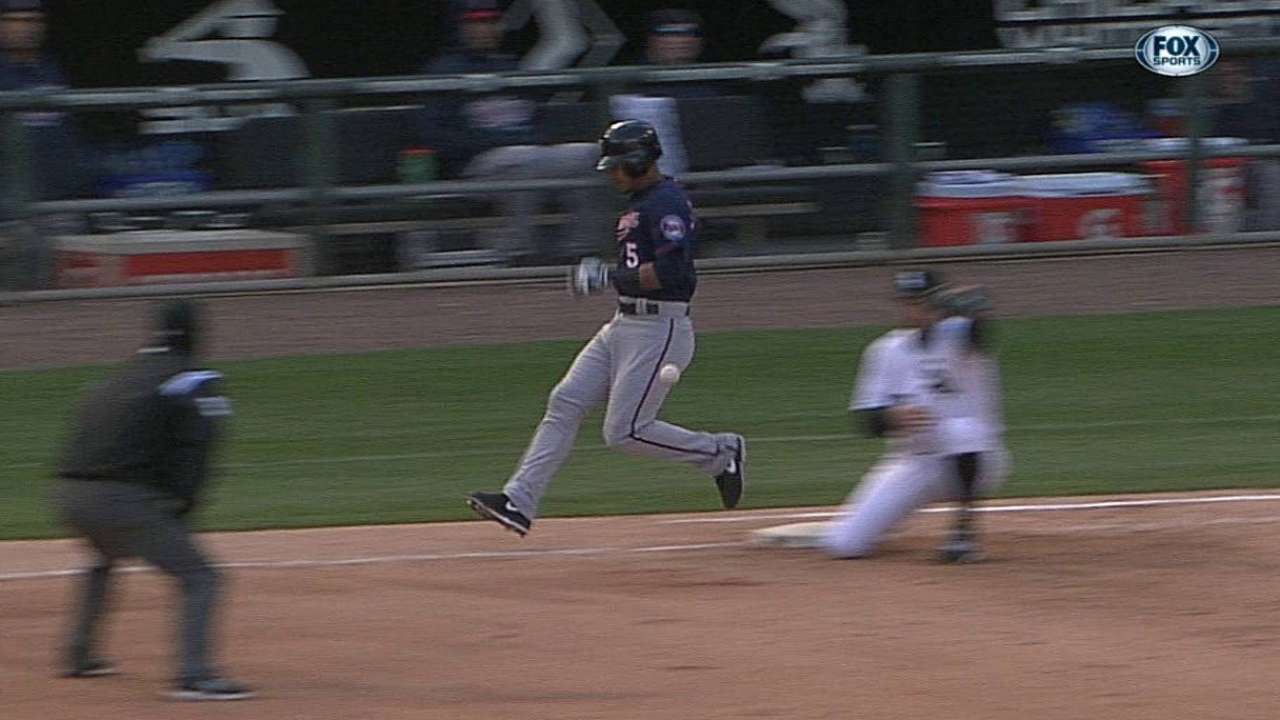 Twins pull out chilly, 10-inning victory in Chicago