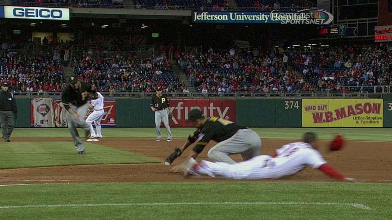 Filis ganan a Piratas y Pettibone luce en su debut