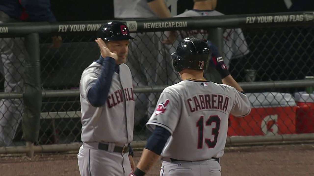 Indios remontan y le arrebatan triunfo a White Sox