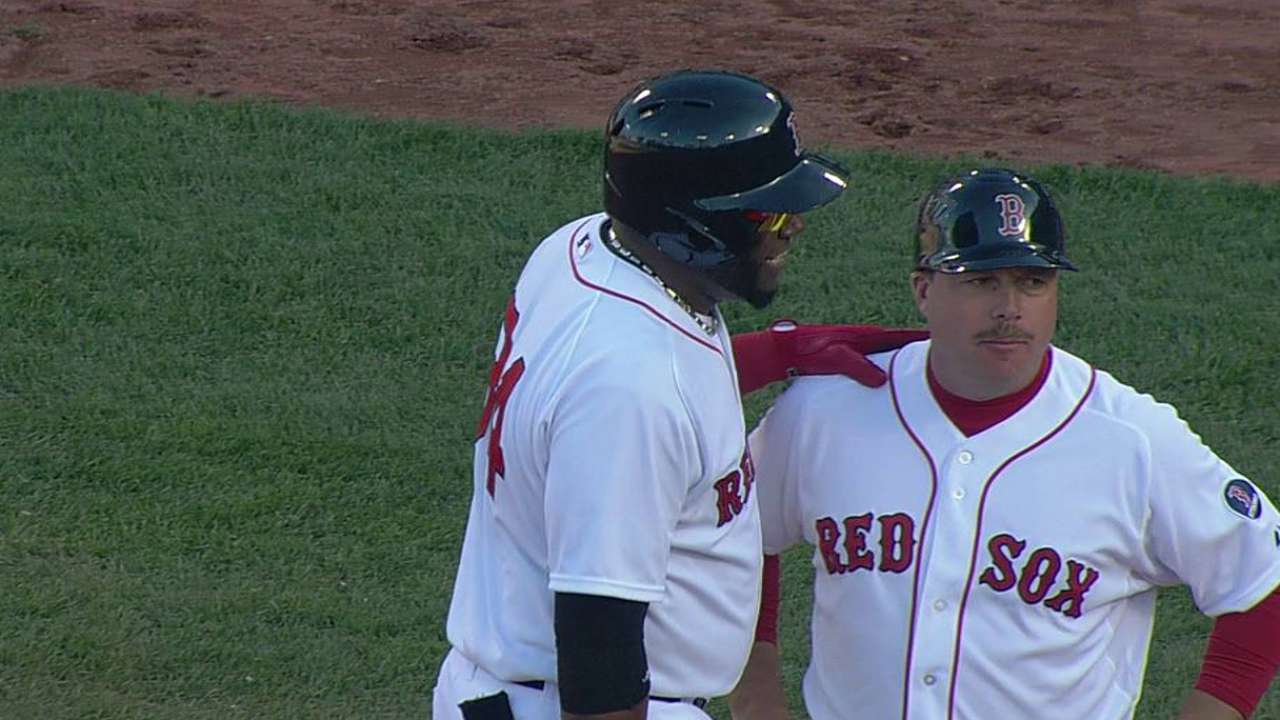 Ortiz y Drew guían a Medias Rojas ante Atléticos