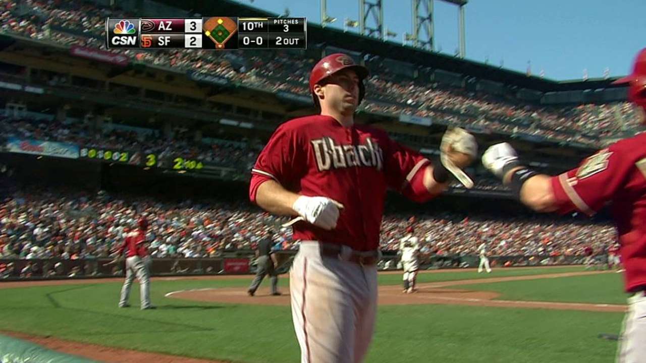 Nieves decide victoria de D-backs en extrainnings