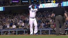 Hanley returns with homer to back electric Ryu