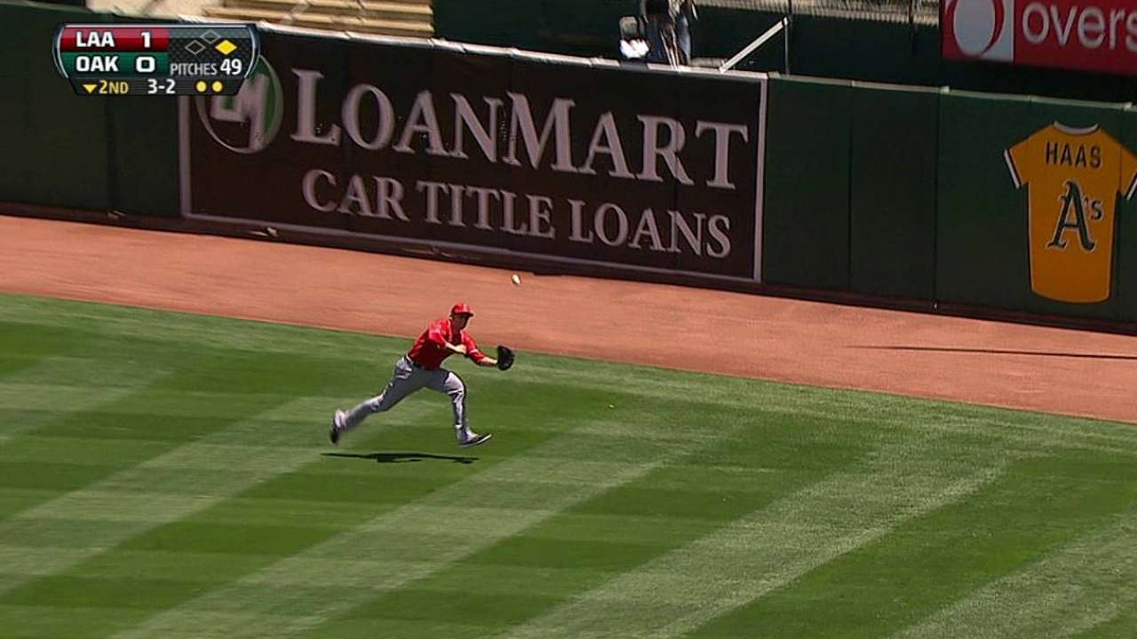 Adaptability makes Trumbo a vital cog for the Halos