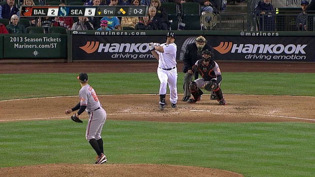 Morales clave en victoria de Marineros sobre Orioles
