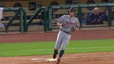 Kelly's clutch single gives Tigers boost in 14th