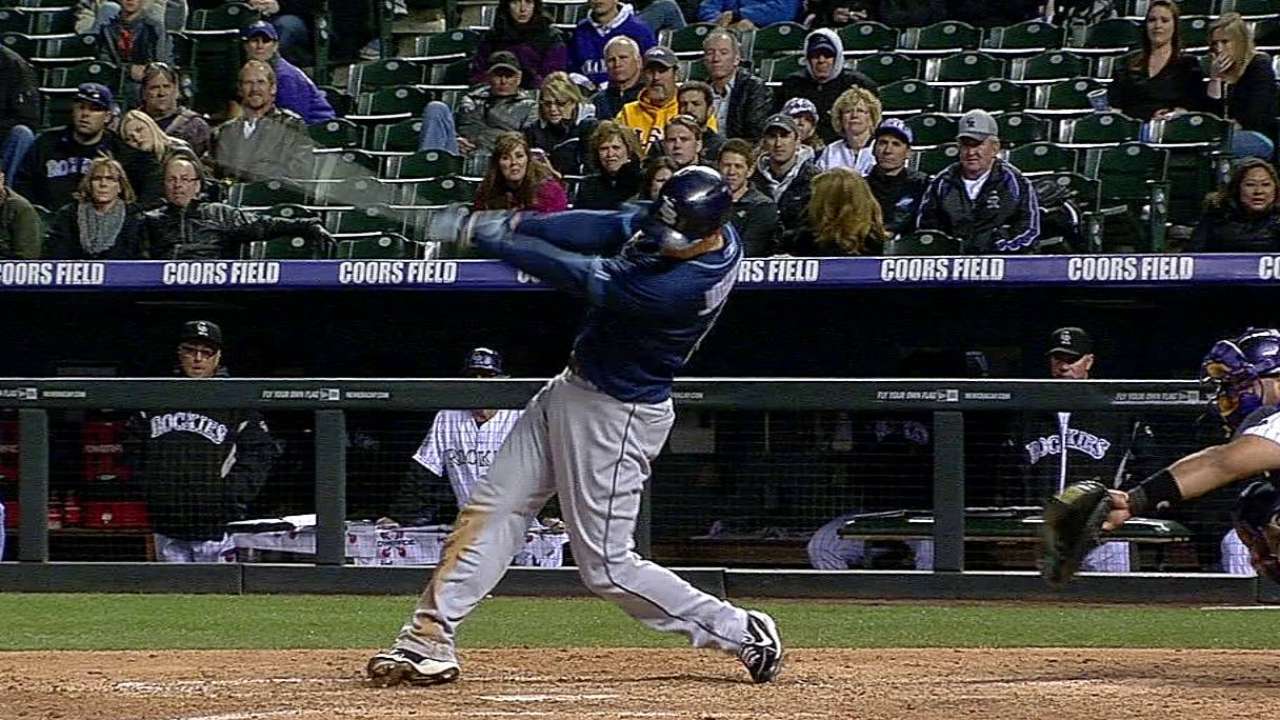 Longoria, Johnson power Rays to extra-inning win