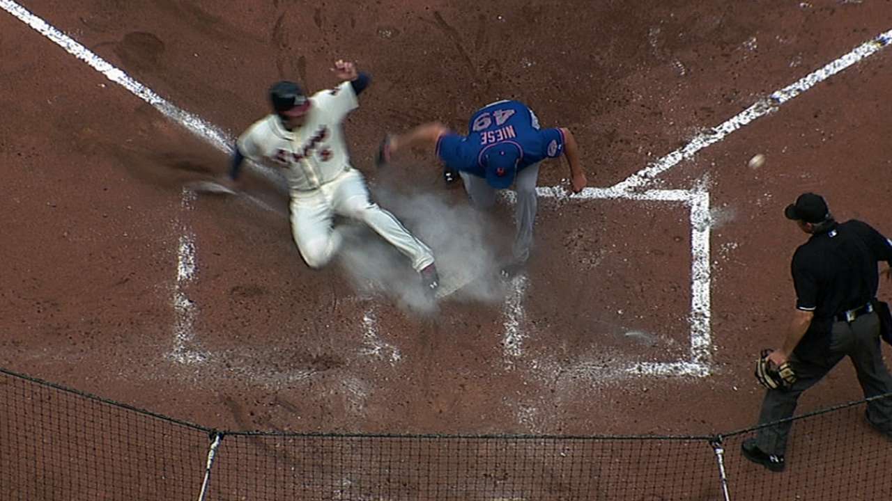 Niese downplays Collins' assertion of stiff back