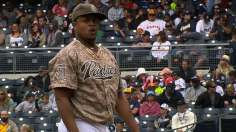 Volquez shuts down D-backs to capture series