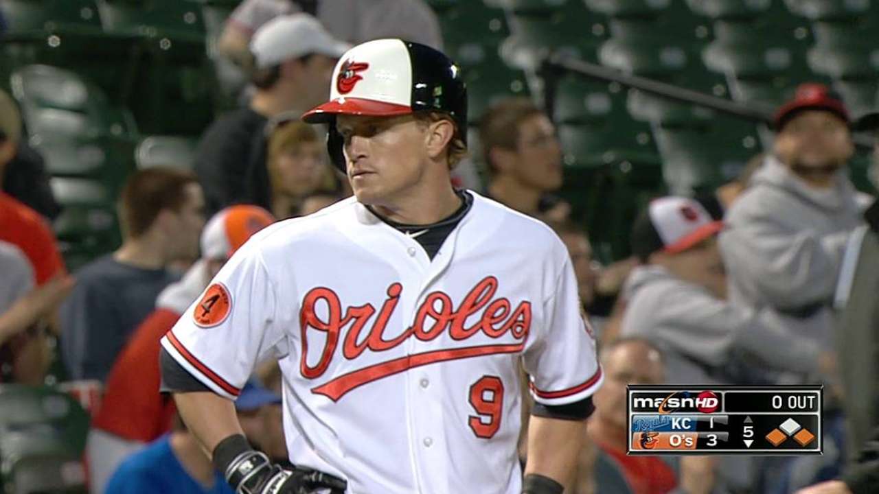 Hardy ayudó a Orioles a hilar su cuarta victoria