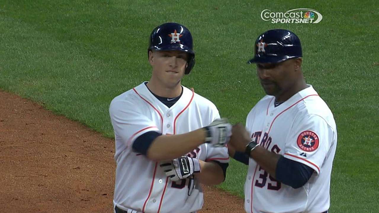 Domínguez brilla pero Astros caen vs. Angelinos