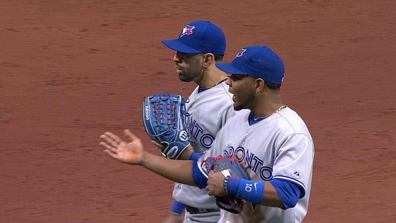Blue Jays fall on two-out rally in extras