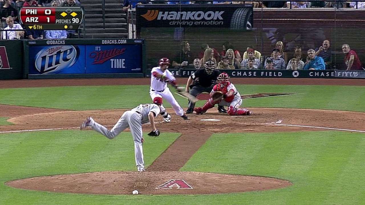 Corbin, Diamondbacks silencian la ofensiva de Filis