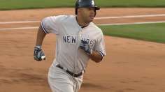 Pettitte regains form, beats Royals with Wells' help