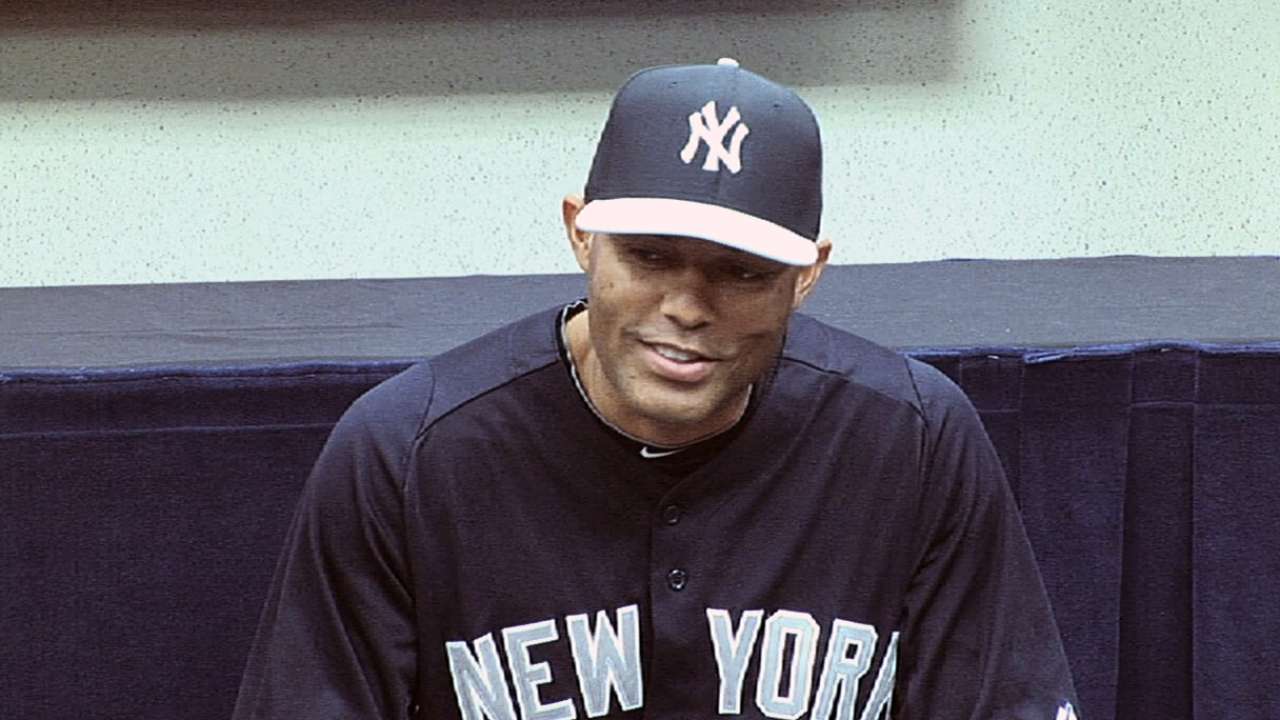 Mariano touched by meeting with Royals fans