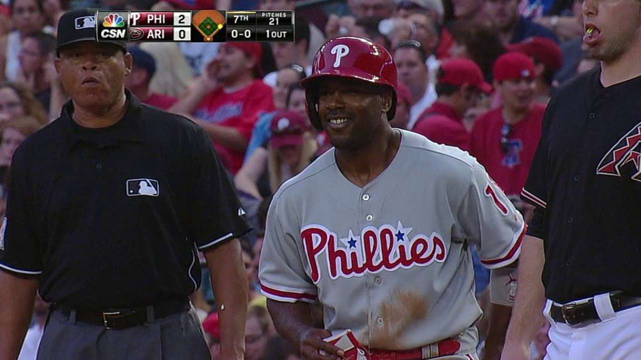 Cliff Lee, Filis dominan ofensiva de Diamondbacks