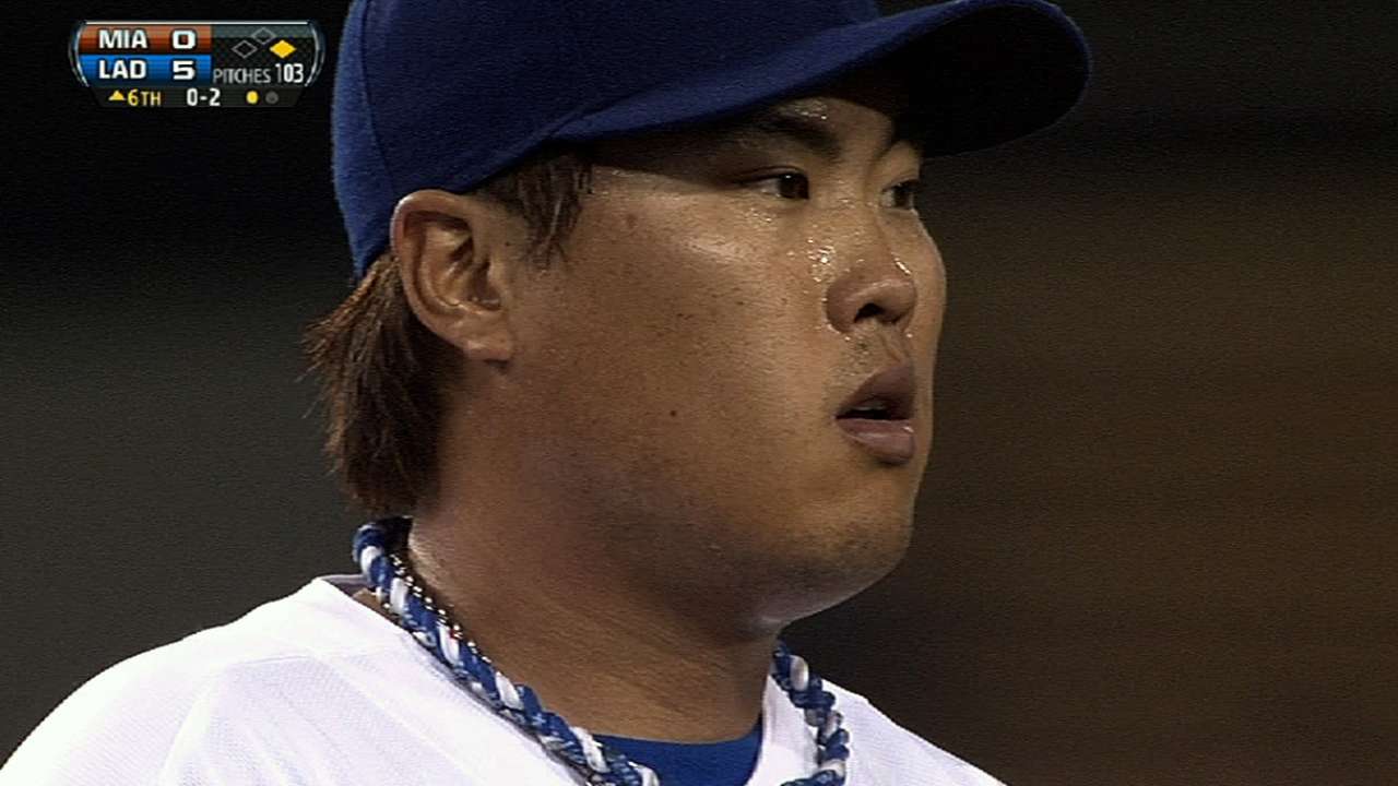 Dodgers snap losing streak behind Ryu