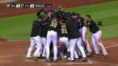McCutchen hits walk-off homer as Bucs win in extras