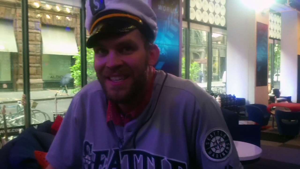 Wilhelmsen, Mariners party on at Fan Cave