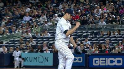 Pettitte exits in fifth inning with apparent injury