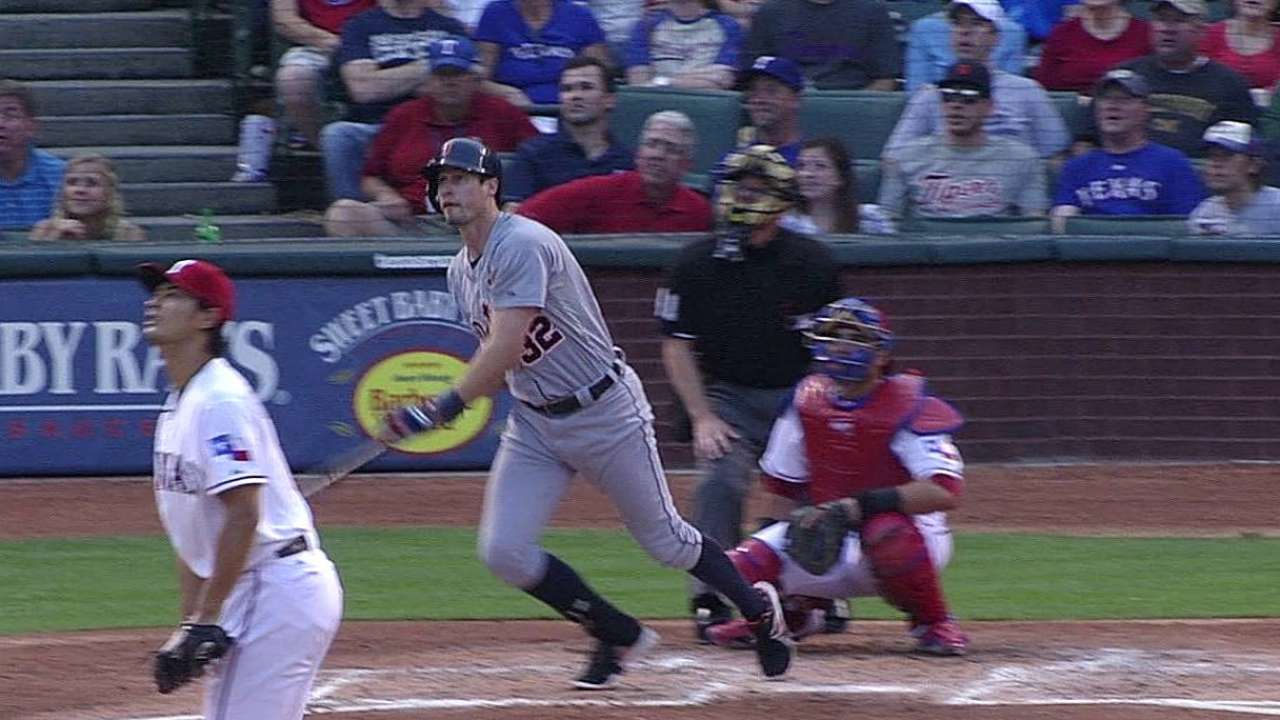 Verlander roughed up, Tigers routed by Rangers