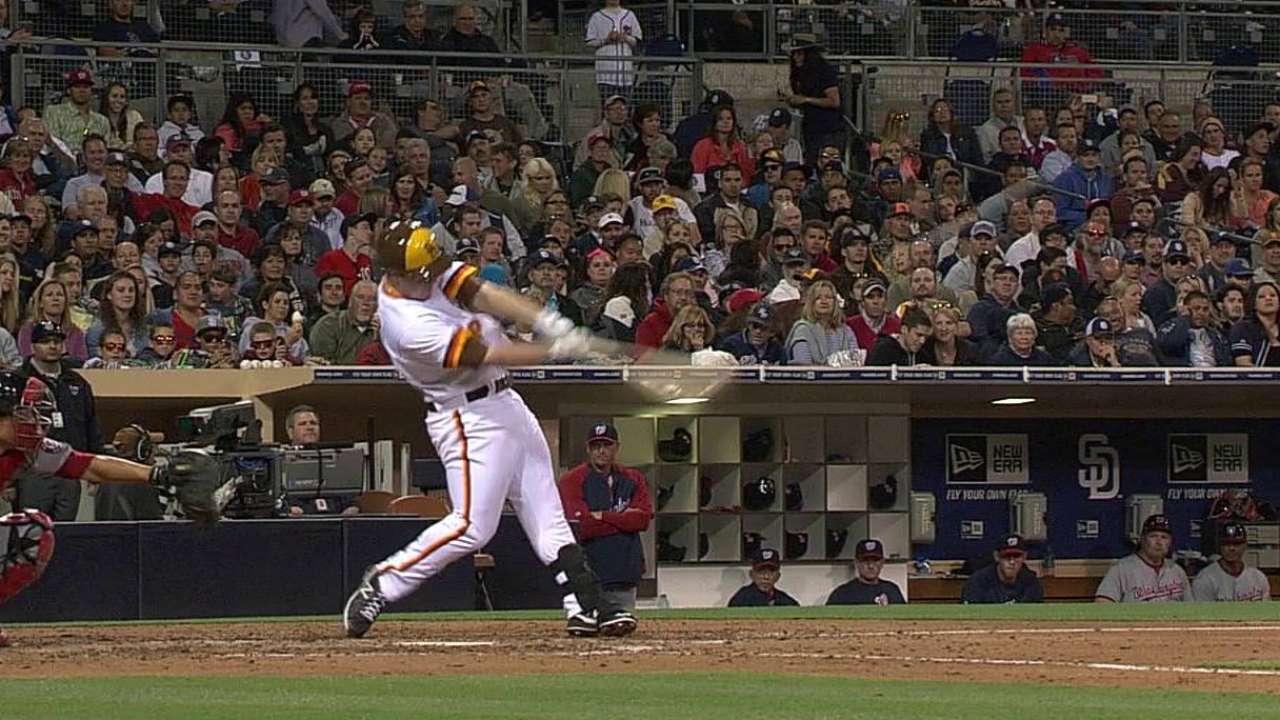 Padres rally in ninth, but fall in 10 to Nats