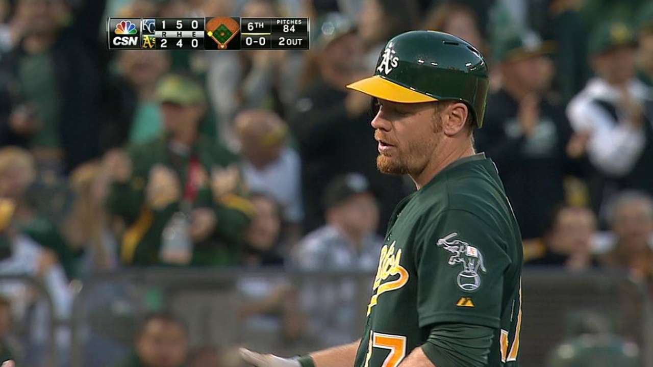 Moss impulsa a los A's en victoria sobre Reales