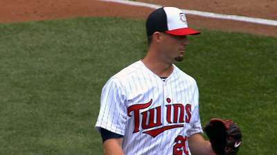 Roenicke follows different path to bigs than father