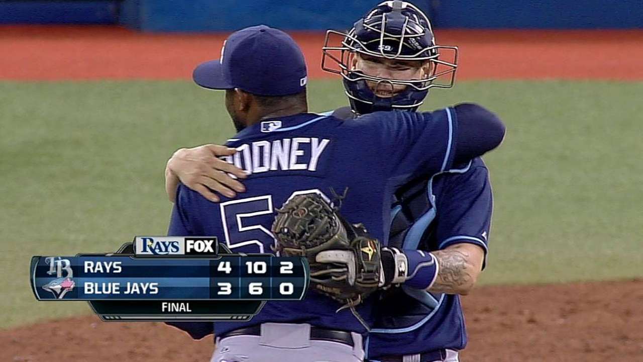 Rays hold on after Cobb's solid start