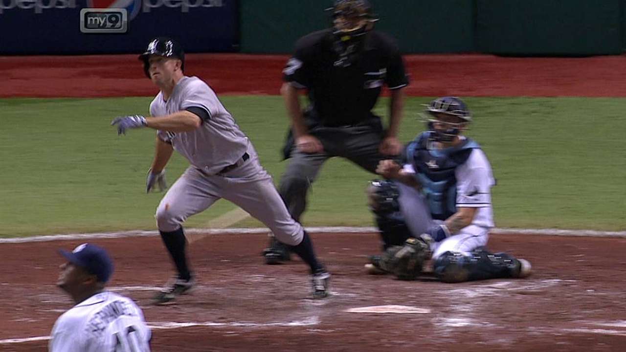 Yankees maniatan a Hernández en victoria vs. Rays